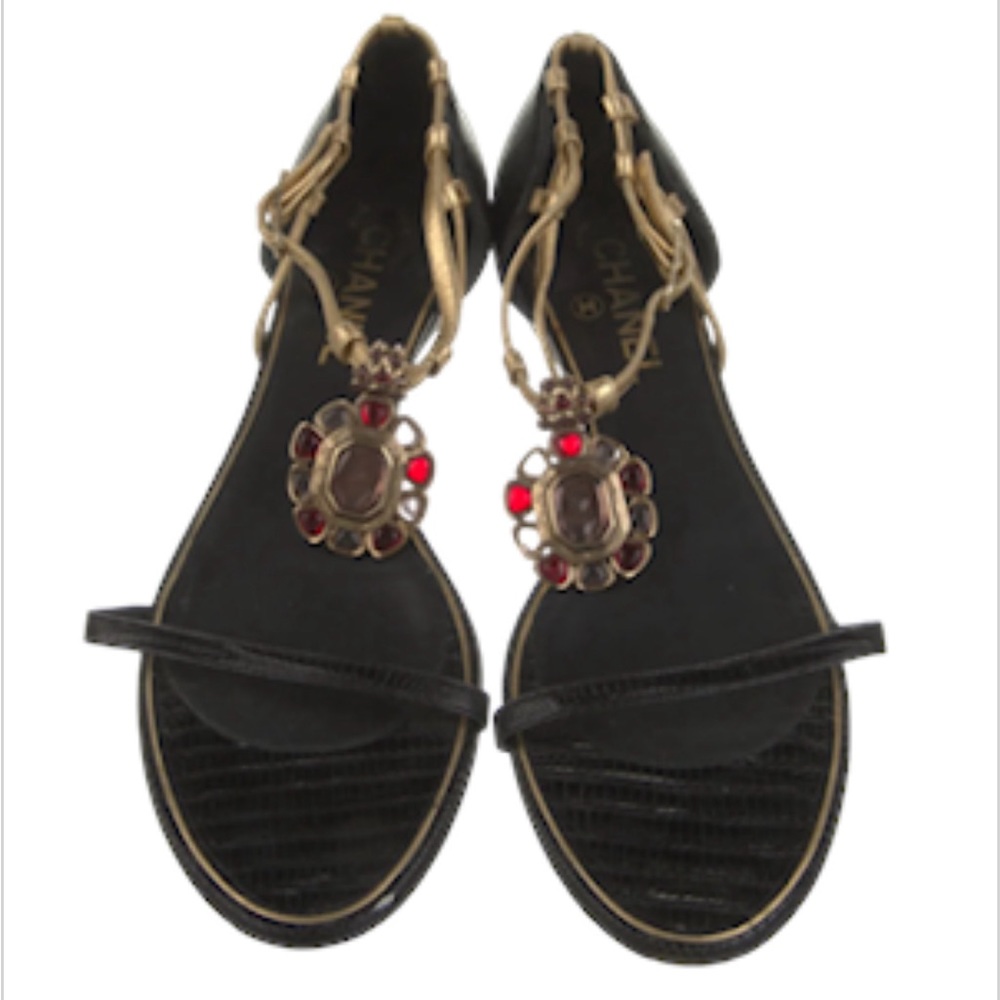 CHANEL
Leather Colorblock Pattern Sandals with Gripoix cabs decorations